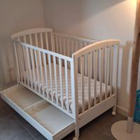 Lettino e materasso da bambino usati
