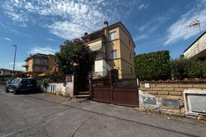 2 LOCALI A ROMA
