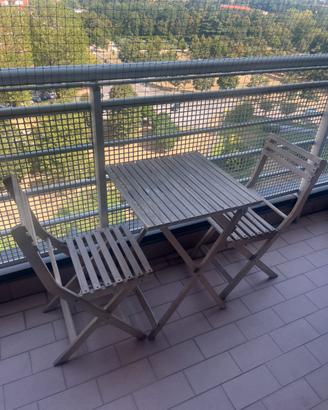 Tavolino e 2 sedie