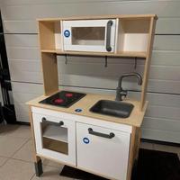 Cucina giocattolo