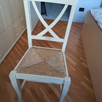 4 Sedie legno massello e paglia + 1 rossa