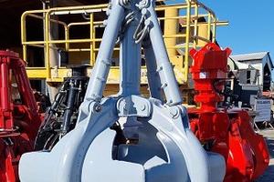 Polipo liebherr a 5 pale da 800 litri