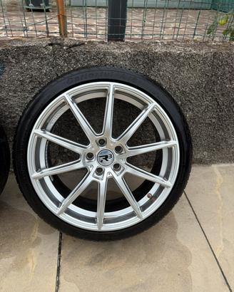 Cerchi con pleumatici in lega  da 19 golf  R line