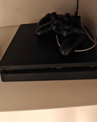 PS4 Slim 1TB + 2 controllers + bundle giochi