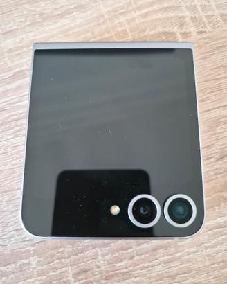 Samsung Z Flip 6