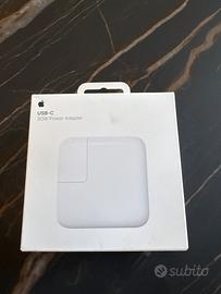APPLE USB-C power adapter