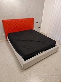 camera da letto + divano