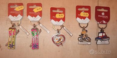 PORTACHIAVI IN METALLO SMALTATO SOUVENIR CORVARA