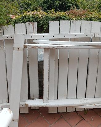 tavolo in legno con sedie 