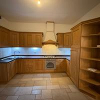 Cucina in legno massello rovere