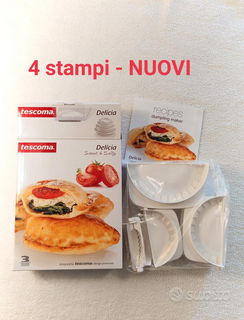 Stampi per ravioli e panzerotti 4 misure nuovi - Arredamento e Casalinghi  In vendita a Varese