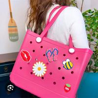 borse e vari accessori abbinati