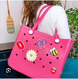 borse e vari accessori abbinati