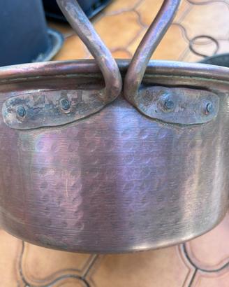 Pentole in rame antico