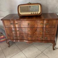 Cassettiera, comodino e mobile sala