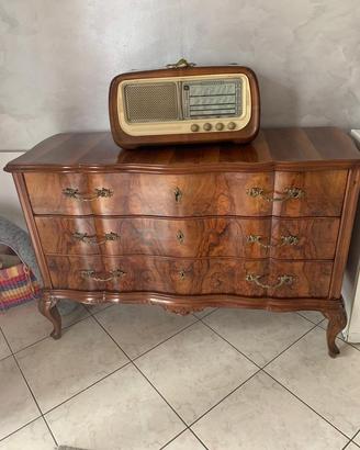 Cassettiera, comodino e mobile sala