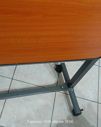 tavolo regolabile per letto
