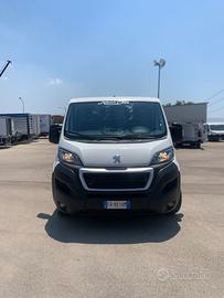 Peugeot boxer furgone rivestito in cover