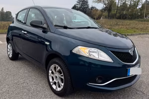 Lancia Ypsilon TwinAir Metano 2016