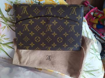 Louis Vuitton - pochette