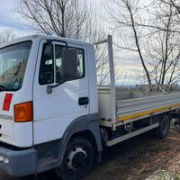 Nissan Atleon 70 q (patente C)