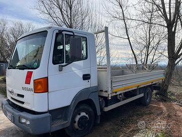 Nissan Atleon 70 q (patente C)