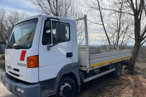 Nissan Atleon 70 q (patente C)