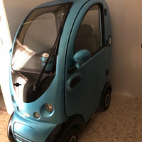 Scooter elettrico cabinato