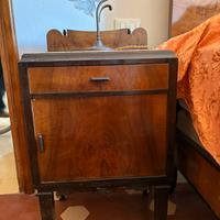 Coppia di comodini stile Art Decó