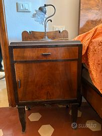 Coppia di comodini stile Art Decó