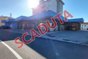 Immobile in asta di 743 m² con più di 5 locali a C