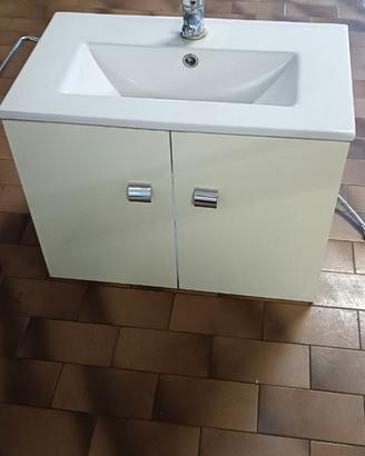Piccolo mobile bagno