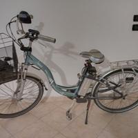 bicicletta a pedalata assistita elettrica