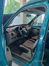 renault kangoo trattabile