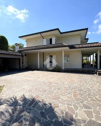 VILLA SINGOLA A CHIUDUNO