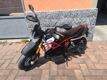 Moto elettrica bambino Aprilia Dorsoduro