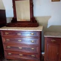 Como' antico con specchiera 