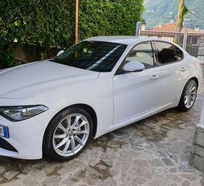 Giulia 2018 2.2 t Super 180cv AT8 PADDLE + VETRI