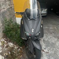 Yamaha T max 530