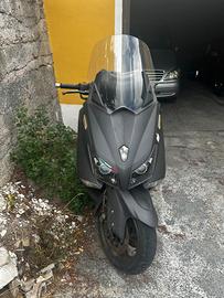 Yamaha T max 530