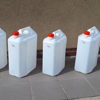 Cinque taniche in plastica da 50 litri nuove