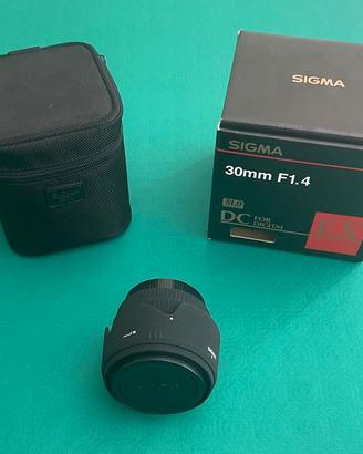 Sigma 30mm f/1.4 EX DC HSM Canon - completo