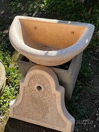 Fontana a muro in graniglia cemento/marmo