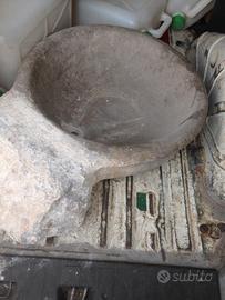 Acquasantiera antica da giardino