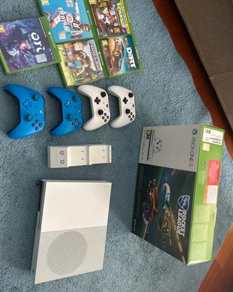 X BOX ONE S CON ROCKET LEAGUE