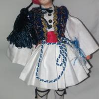Bambola maschile in costume tradizionale greco 