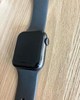 Apple Watch SE (1 gen) 40mm Space Gray Aluminium