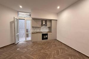 MONOLOCALE A CASERTA