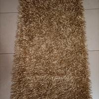 tappeto a pelo lungo medio colore oro
