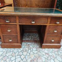 Scrivania in legno